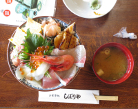 噂の「まかない丼」